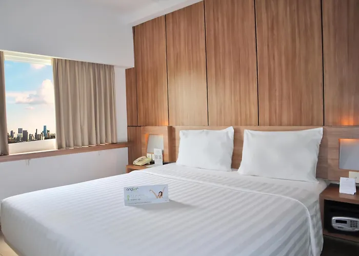 Whiz Hotel Cikini Jakarta